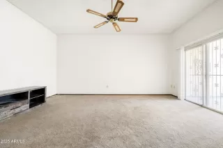 Photo #6: 6868628 Listing 