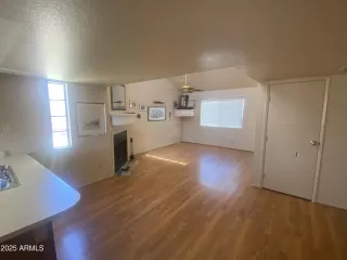 Photo #4: 6868668 Listing