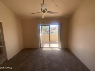 Photo #6: 6868668 Listing