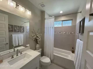 Photo #4: 6868705 Listing