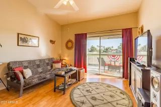 Photo #6: 6868769 Listing 