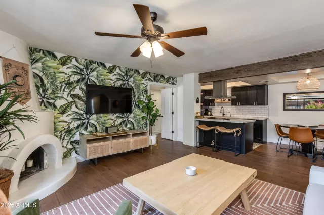 MLS: 6868773 Condo For Sale