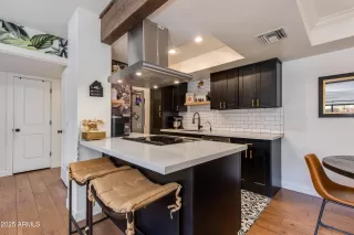 Photo #3: 6868773 Listing