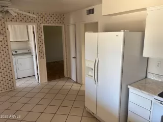 Photo #4: 6869016 Listing