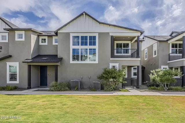 MLS: 6869031 Condo For Sale