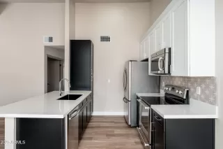 Photo #2: 6869251 Listing