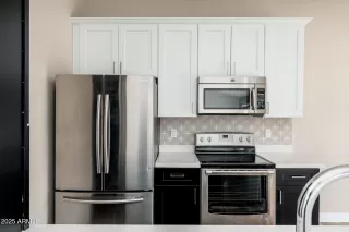 Photo #4: 6869251 Listing