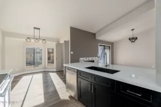 Photo #6: 6869251 Listing