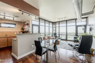 Photo #3: 6869481 Listing