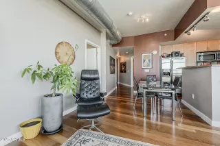 Photo #6: 6869481 Listing