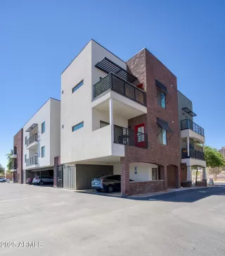 Photo #1: 6869530 Listing 