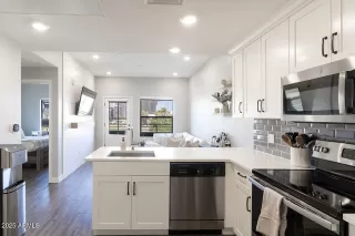 Photo #2: 6869530 Listing 