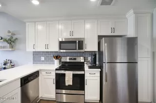 Photo #3: 6869530 Listing 