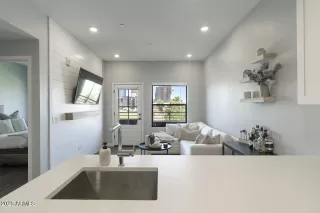 Photo #4: 6869530 Listing 