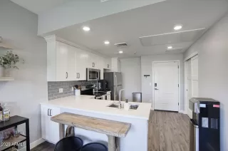 Photo #5: 6869530 Listing 