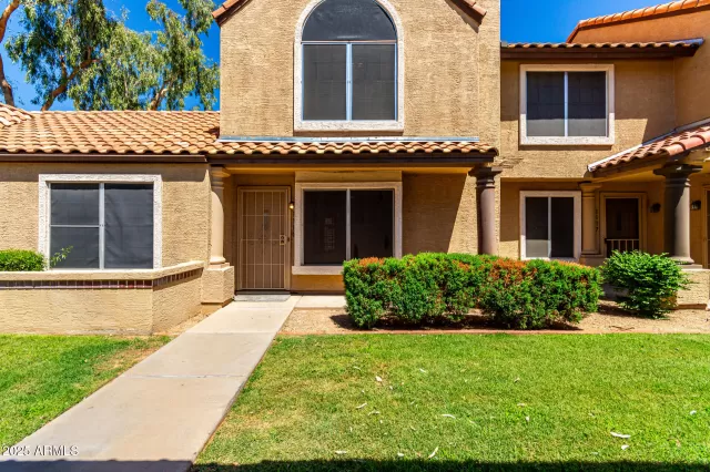 MLS: 6869727 Condo For Sale