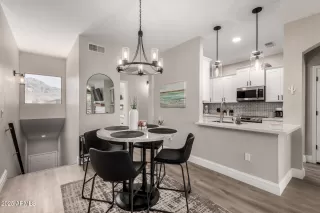 Photo #5: 6869801 Listing 