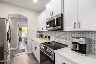 Photo #6: 6869801 Listing 