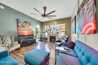Photo #3: 6869847 Listing