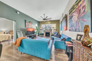 Photo #4: 6869847 Listing