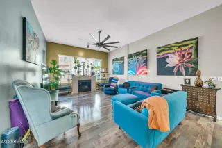 Photo #5: 6869847 Listing
