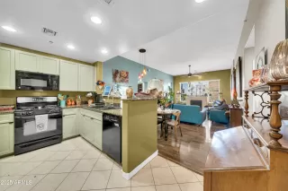 Photo #6: 6869847 Listing