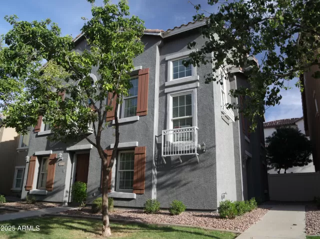 MLS: 6869940 Condo For Sale