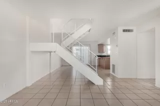 Photo #5: 6869971 Listing 