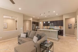 Photo #2: 6870102 Listing