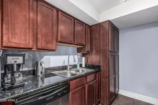 Photo #4: 6870203 Listing