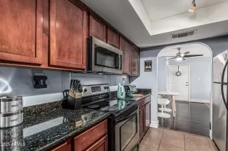 Photo #6: 6870203 Listing