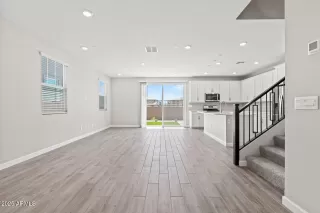 Photo #5: 6870304 Listing 