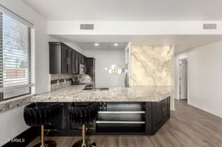 Photo #5: 6870336 Listing