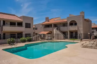 Photo #6: 6870347 Listing