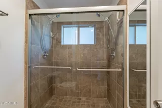 Photo #6: 6870371 Listing