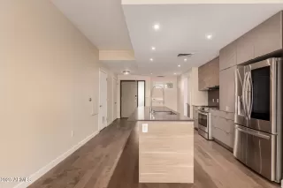 Photo #5: 6870889 Listing 