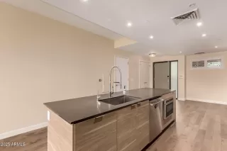 Photo #6: 6870889 Listing 