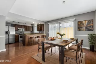 Photo #5: 6870987 Listing 