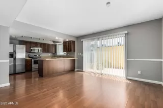 Photo #6: 6870987 Listing 