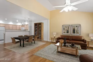 Photo #5: 6871078 Listing