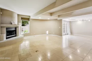 Photo #5: 6871218 Listing