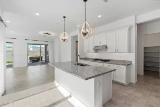 Photo #6: 6871310 Listing