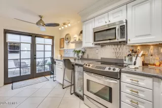 Photo #4: 6871371 Listing