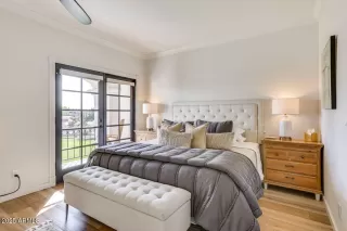 Photo #6: 6871371 Listing