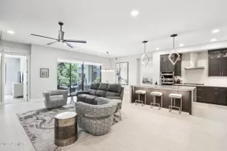 Photo #6: 6871511 Listing 