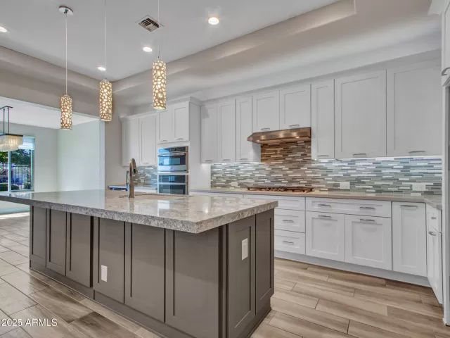 MLS: 6871735 Condo For Sale