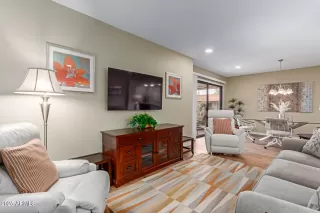Photo #3: 6871816 Listing