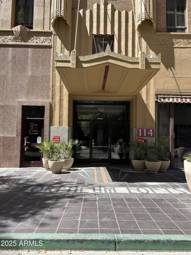 MLS: 6871889 Condo For Sale