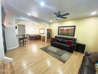 Photo #1: 6872018 Listing