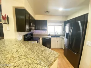 Photo #5: 6872018 Listing